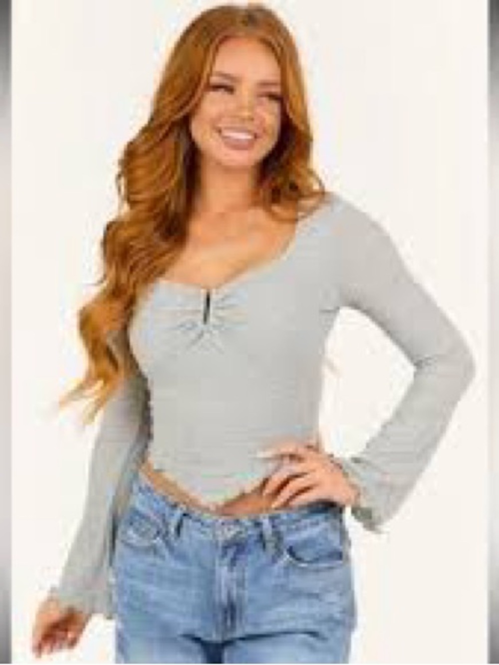Ruched Scoop Neck Long Sleeve Tee in Light Gray